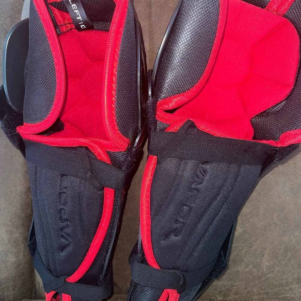 Bauer Vapor x700 13” shin guards